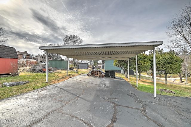 270 Alders Place Extension, Bristol, TN 37620