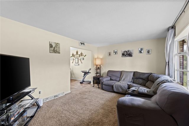 324 Thomas Street, Wintersville, OH 43953