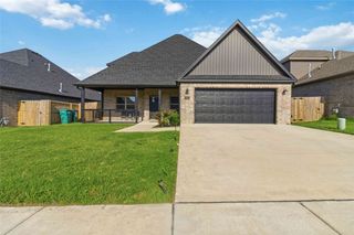 811 Ann Place, Centerton, AR 72719