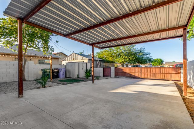 2555 E Mobile Lane, Phoenix, AZ 85040