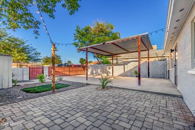 2555 E Mobile Lane, Phoenix, AZ 85040