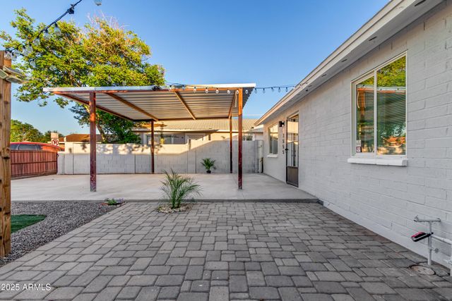 2555 E Mobile Lane, Phoenix, AZ 85040