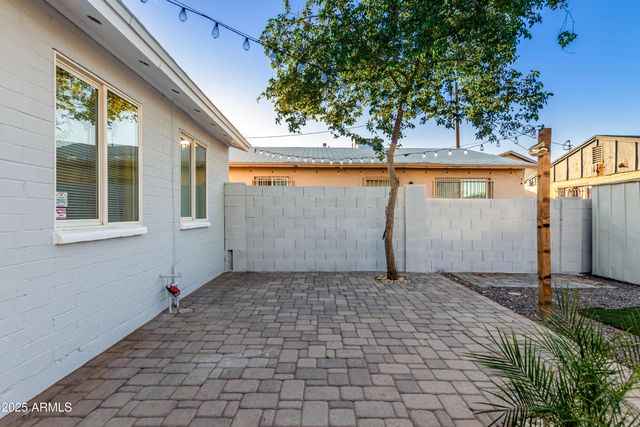 2555 E Mobile Lane, Phoenix, AZ 85040