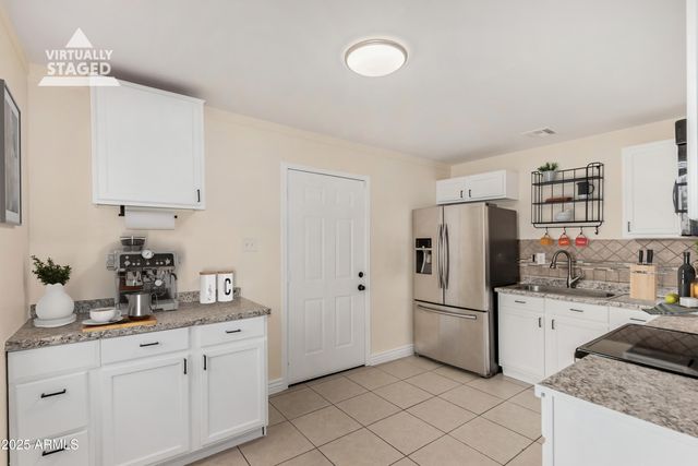 2555 E Mobile Lane, Phoenix, AZ 85040