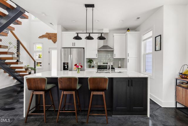 825 W Markham Avenue, Durham, NC 27701