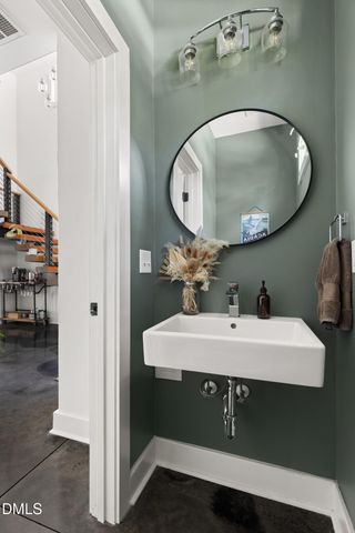 825 W Markham Avenue, Durham, NC 27701