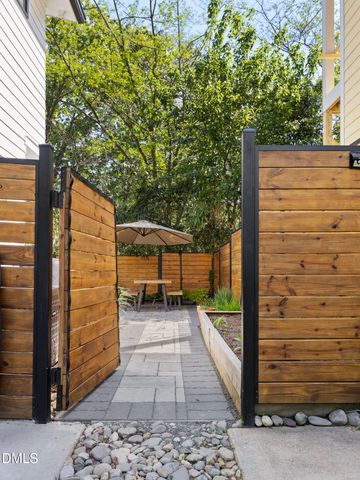 825 W Markham Avenue, Durham, NC 27701