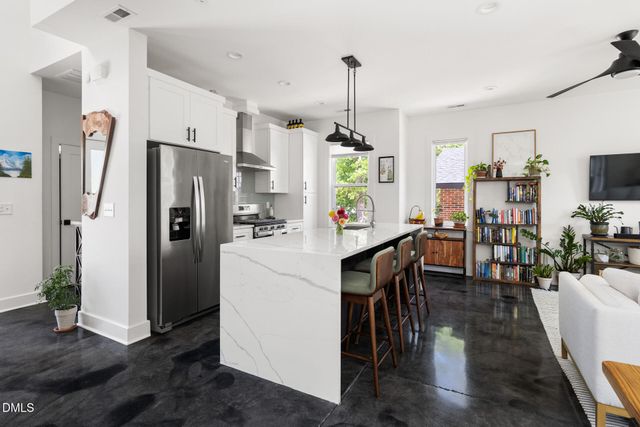 825 W Markham Avenue, Durham, NC 27701