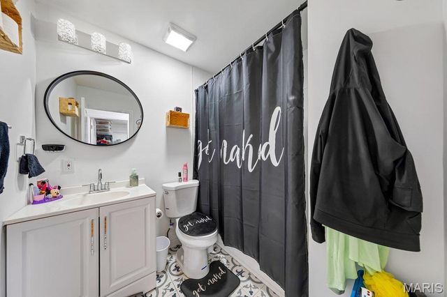 2044 Kingsford Drive, Florissant, MO 63031
