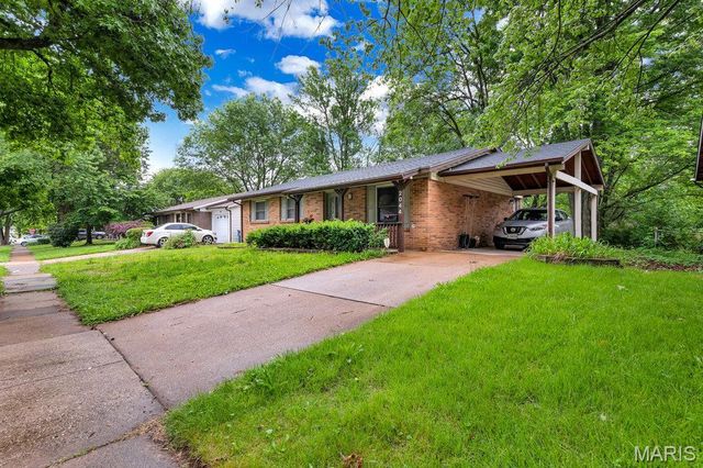 2044 Kingsford Drive, Florissant, MO 63031