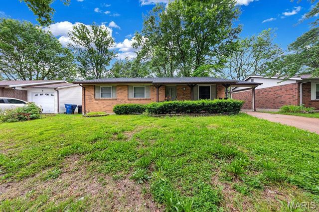 2044 Kingsford Drive, Florissant, MO 63031