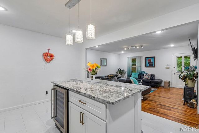 2044 Kingsford Drive, Florissant, MO 63031