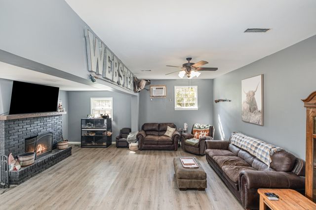 125 Morton Dr, Fayetteville, TN 37334