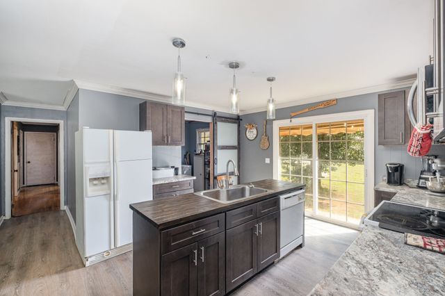 125 Morton Dr, Fayetteville, TN 37334