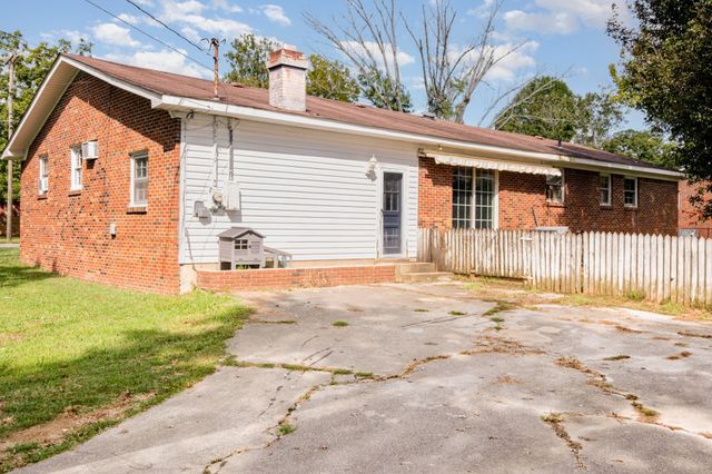 125 Morton Dr, Fayetteville, TN 37334