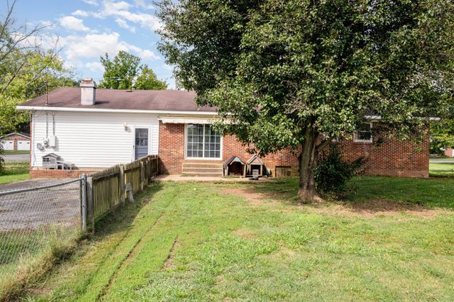 125 Morton Dr, Fayetteville, TN 37334