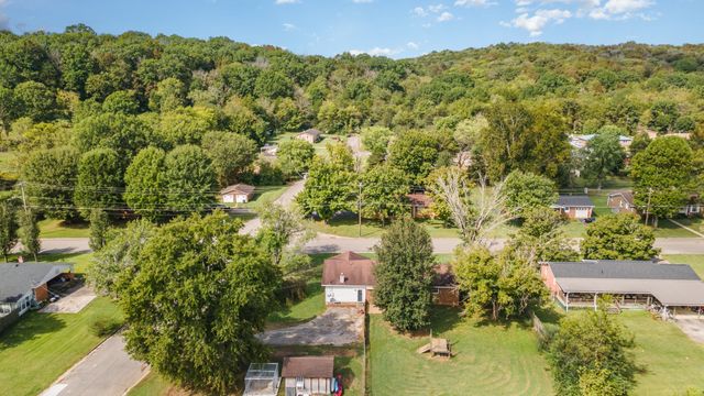 125 Morton Dr, Fayetteville, TN 37334