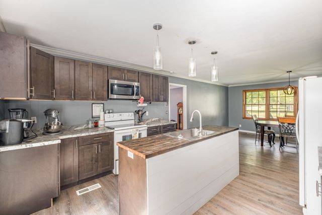 125 Morton Dr, Fayetteville, TN 37334