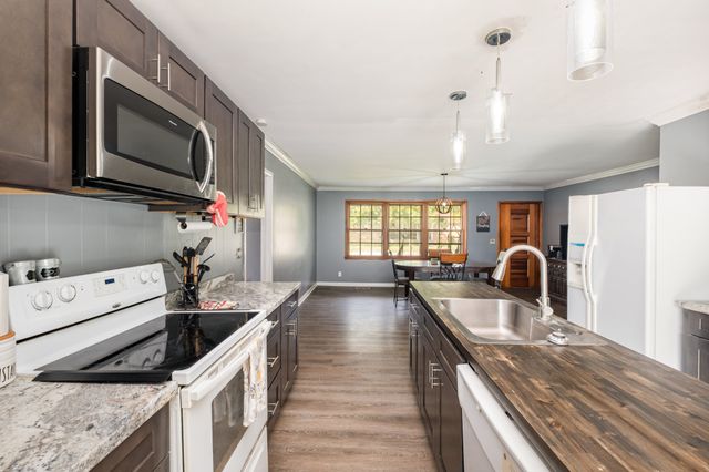 125 Morton Dr, Fayetteville, TN 37334