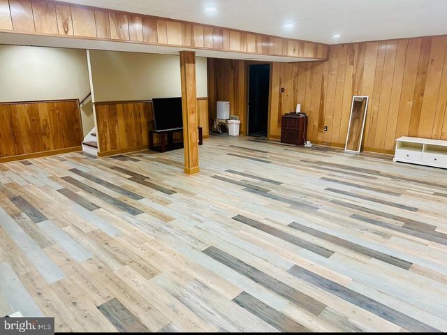 7428 MASON LN, Falls Church, VA 22042