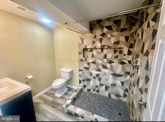 7428 MASON LN, Falls Church, VA 22042