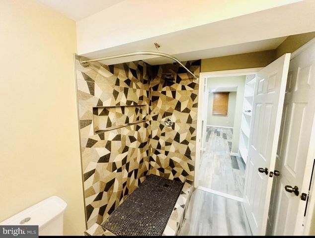 7428 MASON LN, Falls Church, VA 22042