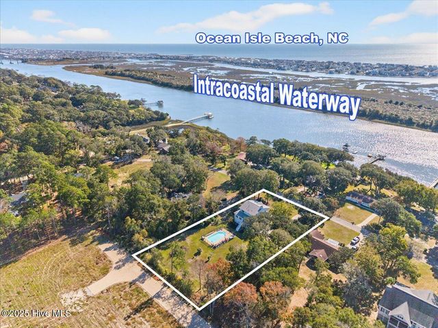 6718 Roberta Road SW, Ocean Isle Beach, NC 28469