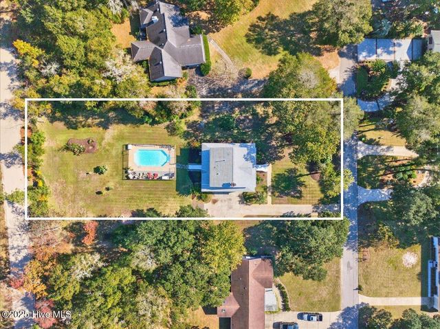 6718 Roberta Road SW, Ocean Isle Beach, NC 28469