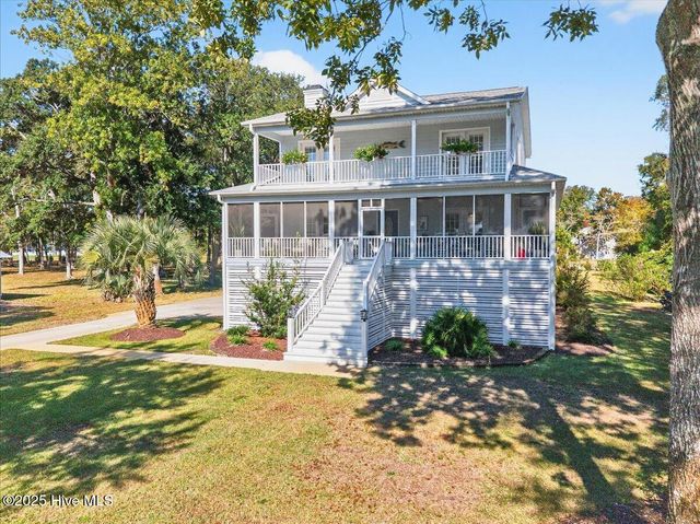 6718 Roberta Road SW, Ocean Isle Beach, NC 28469