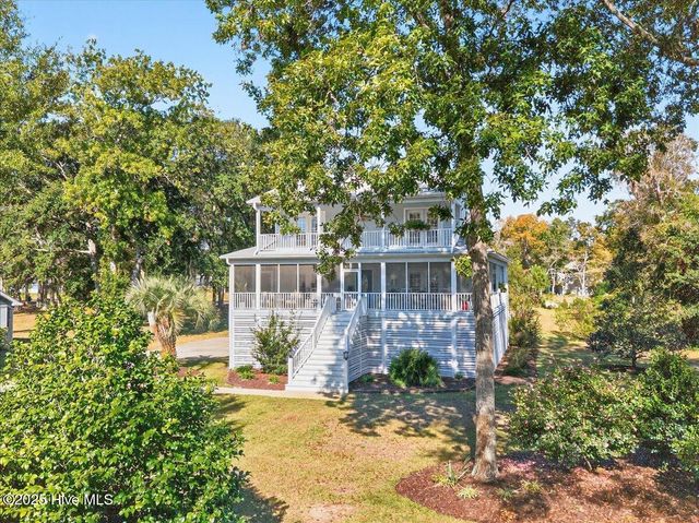 6718 Roberta Road SW, Ocean Isle Beach, NC 28469