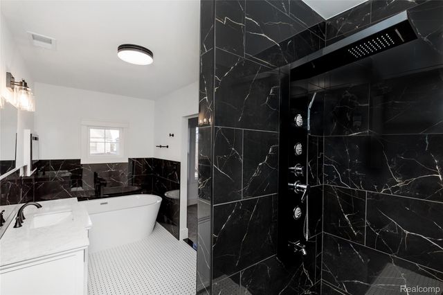 1583 Cadillac Boulevard, Detroit, MI 48214