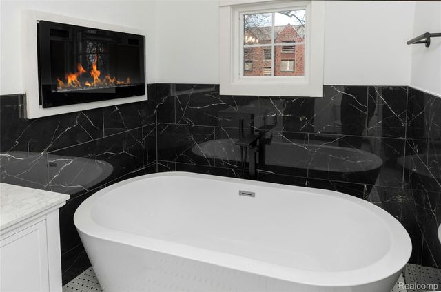 1583 Cadillac Boulevard, Detroit, MI 48214