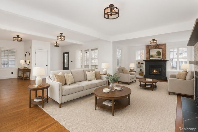 1583 Cadillac Boulevard, Detroit, MI 48214