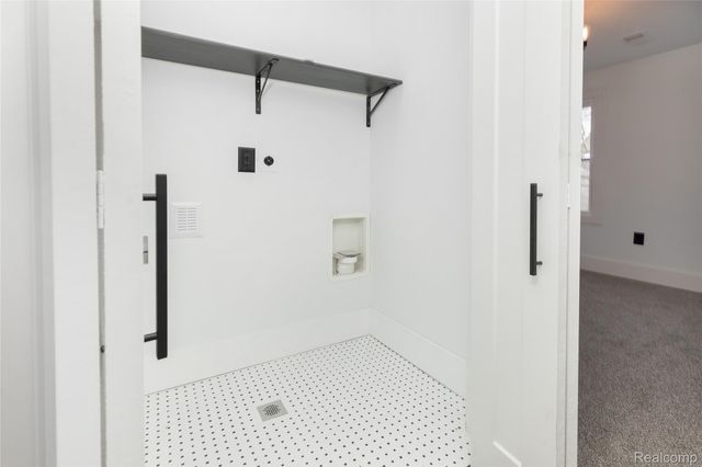 1583 Cadillac Boulevard, Detroit, MI 48214