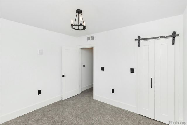 1583 Cadillac Boulevard, Detroit, MI 48214