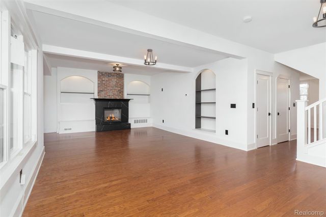 1583 Cadillac Boulevard, Detroit, MI 48214