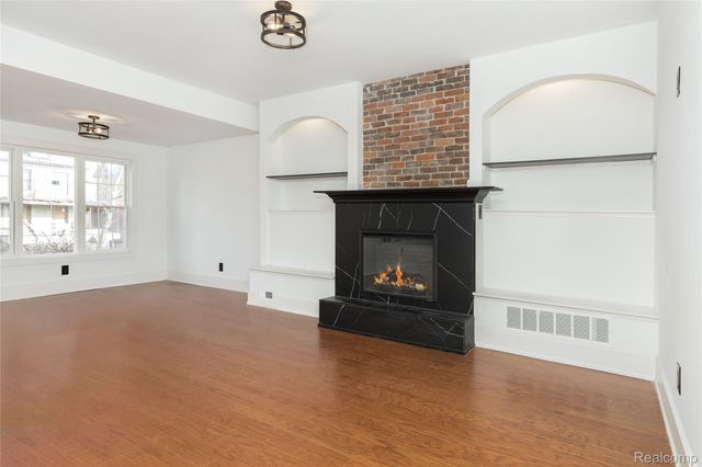 1583 Cadillac Boulevard, Detroit, MI 48214