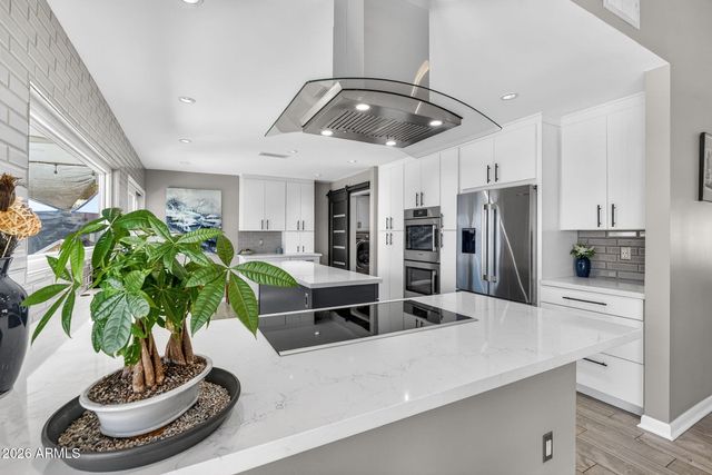 2249 E MERCER Lane, Phoenix, AZ 85028