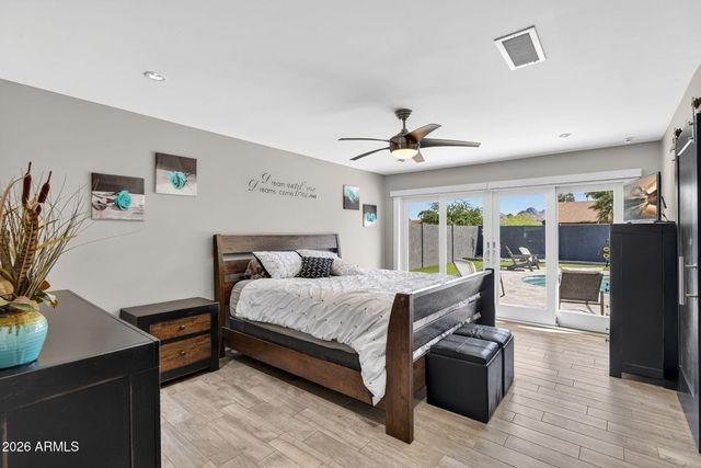 2249 E MERCER Lane, Phoenix, AZ 85028