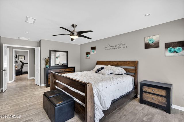 2249 E MERCER Lane, Phoenix, AZ 85028