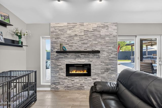 2249 E MERCER Lane, Phoenix, AZ 85028