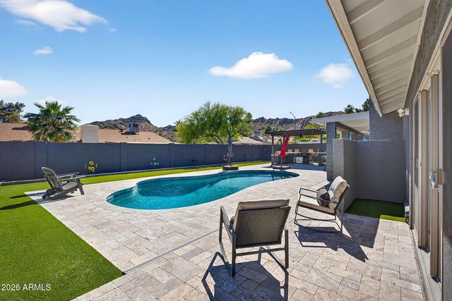 2249 E MERCER Lane, Phoenix, AZ 85028