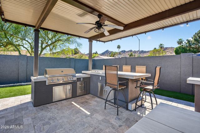 2249 E MERCER Lane, Phoenix, AZ 85028