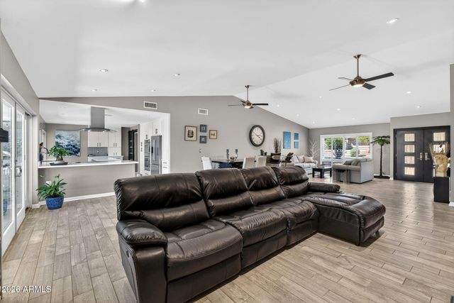 2249 E MERCER Lane, Phoenix, AZ 85028