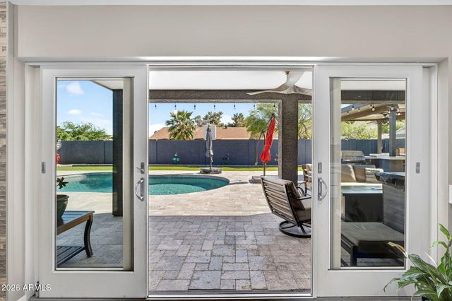 2249 E MERCER Lane, Phoenix, AZ 85028