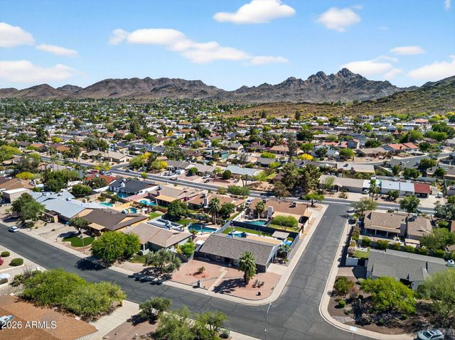 2249 E MERCER Lane, Phoenix, AZ 85028