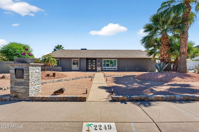 2249 E MERCER Lane, Phoenix, AZ 85028