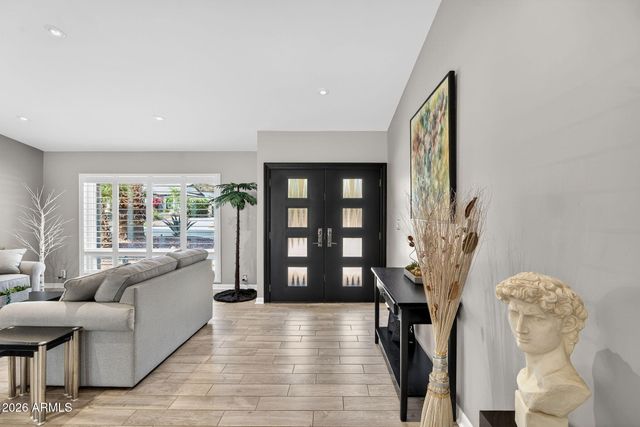 2249 E MERCER Lane, Phoenix, AZ 85028