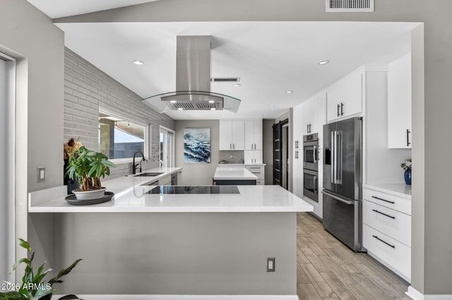 2249 E MERCER Lane, Phoenix, AZ 85028