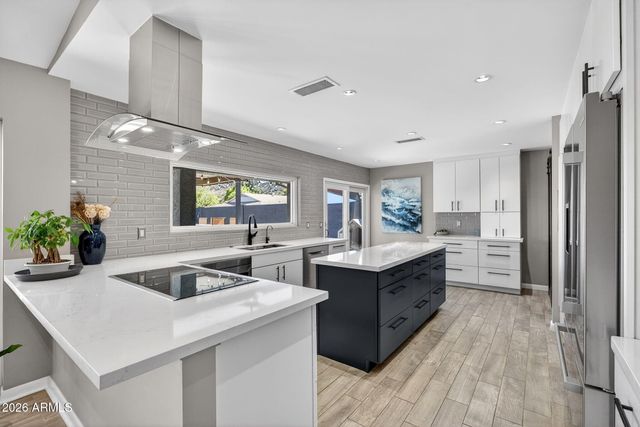 2249 E MERCER Lane, Phoenix, AZ 85028